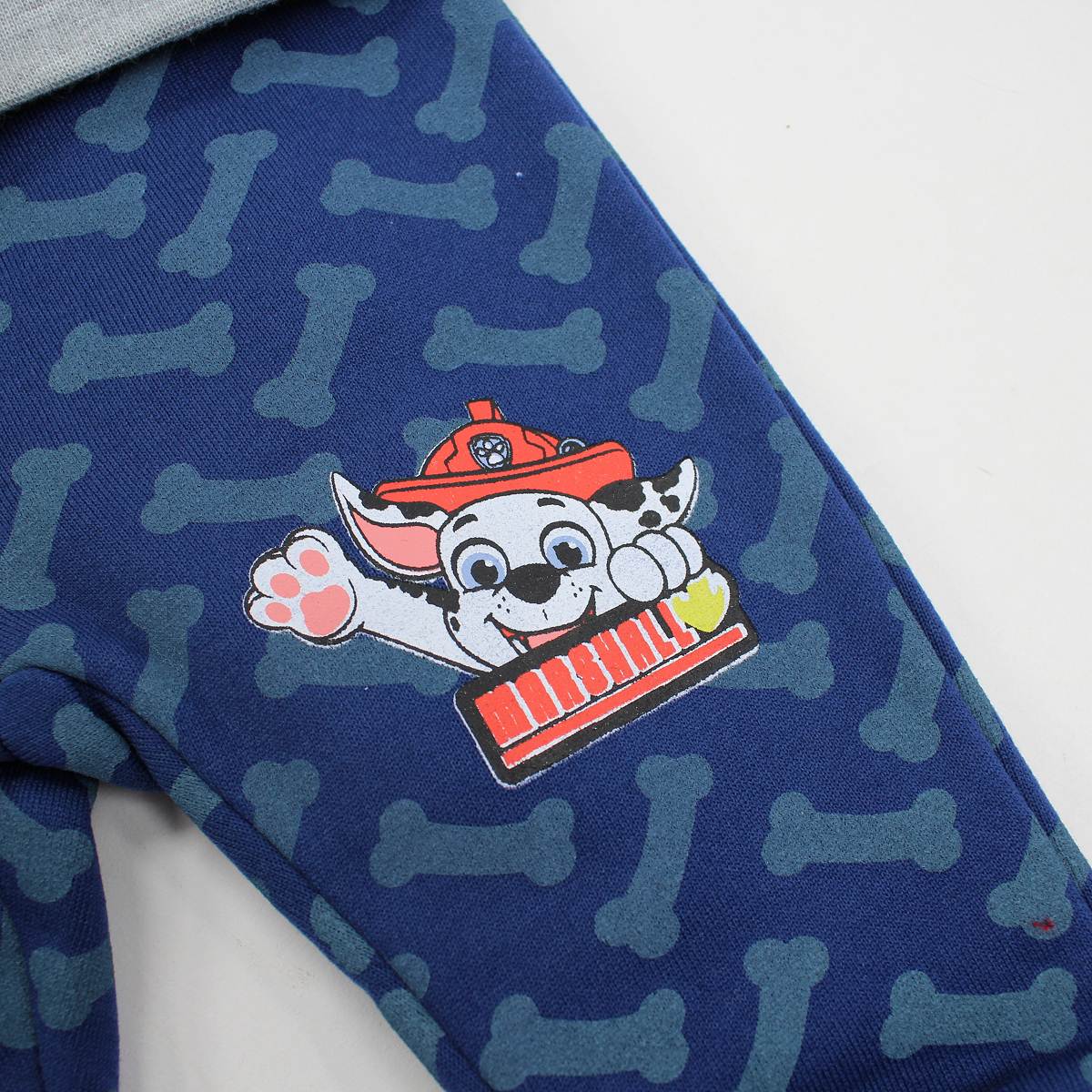 Trening Paw Patrol Marshall - detaliu imprimeu pantaloni și aplicație