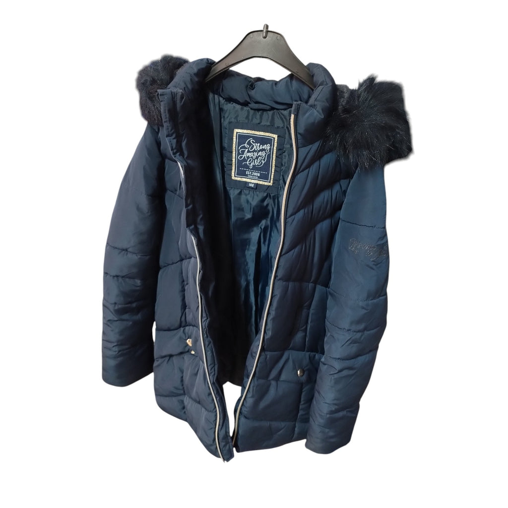 Geacă Lungă de Iarnă Puffer C&A Strong Amazing Girl cu Blăniță și Curea în Talie –| Second Hand Premium